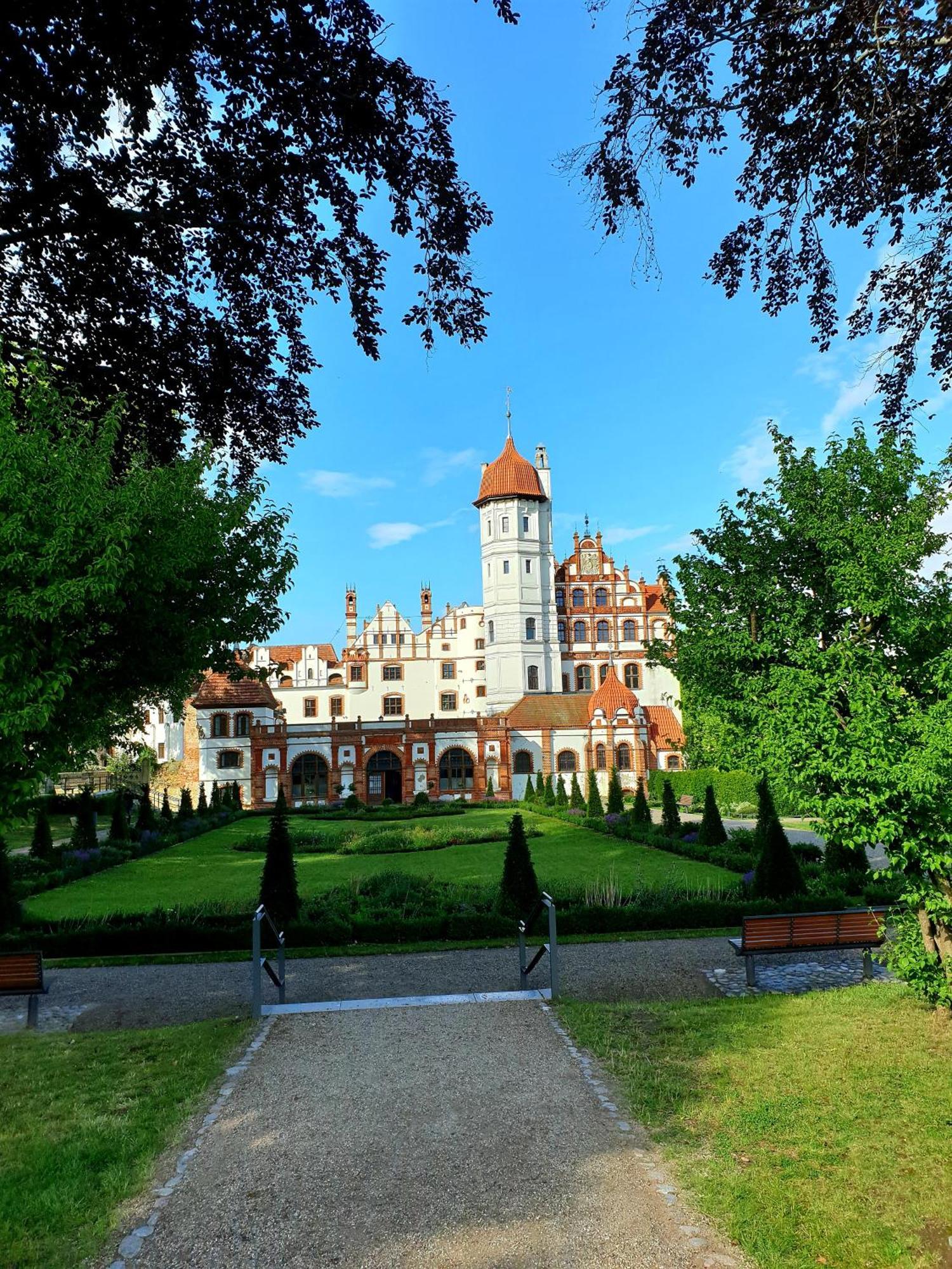 Farmer Hotel Basedow Basedow  Экстерьер фото